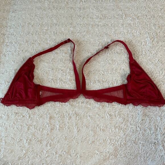 Victoria’s Secret Red Lace Bralette - Picture 4 of 7